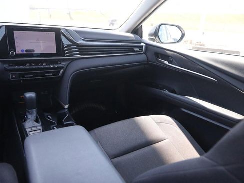 Used 2025 Toyota Camry LE image 25