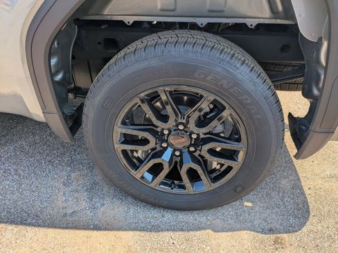 New 2025 GMC Sierra 1500 Elevation w/ LPO, Elevation Black Package image 25