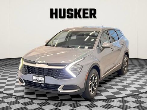 Used 2025 Kia Sportage LX image 4