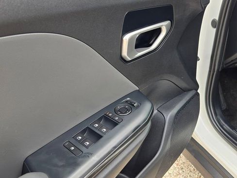 Used 2025 Kia K4 FWD image 14