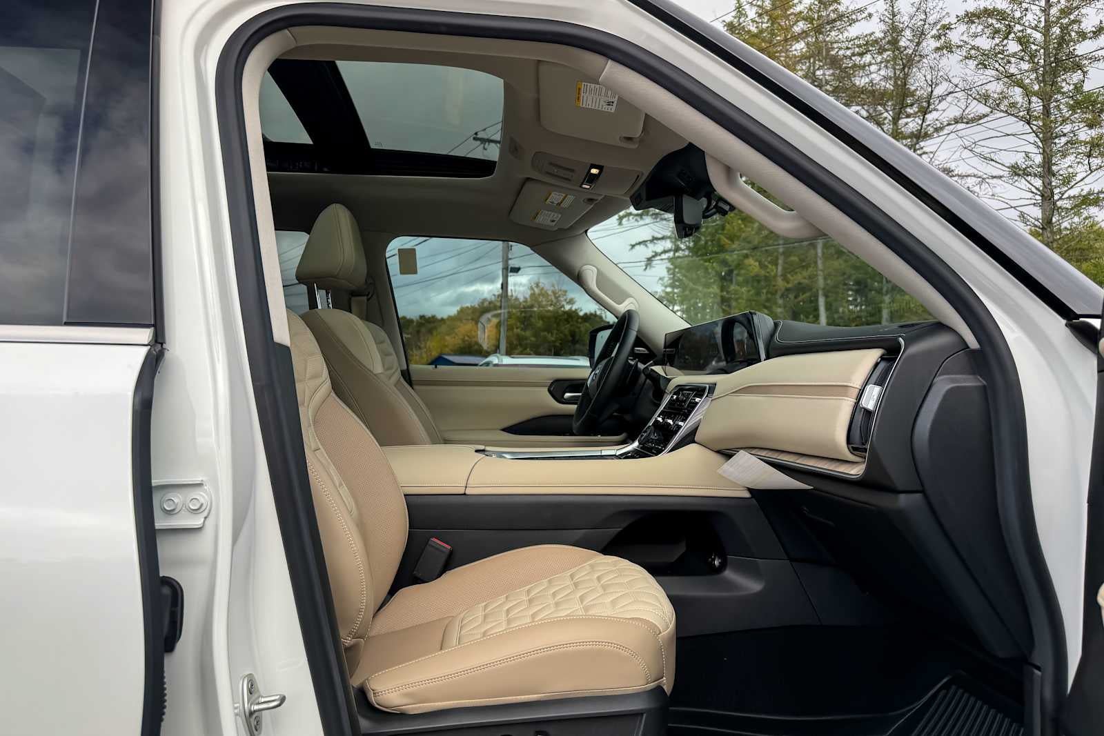 Certified 2026 Nissan Armada Platinum AWD/4WD image 8