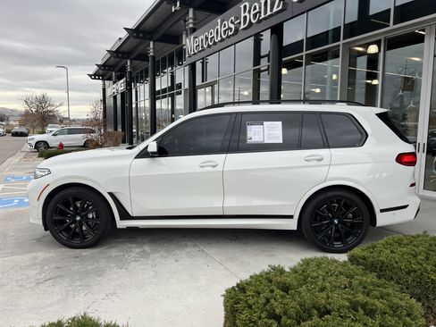 Used 2022 BMW X7 xDrive40i w/ M Sport Package image 8