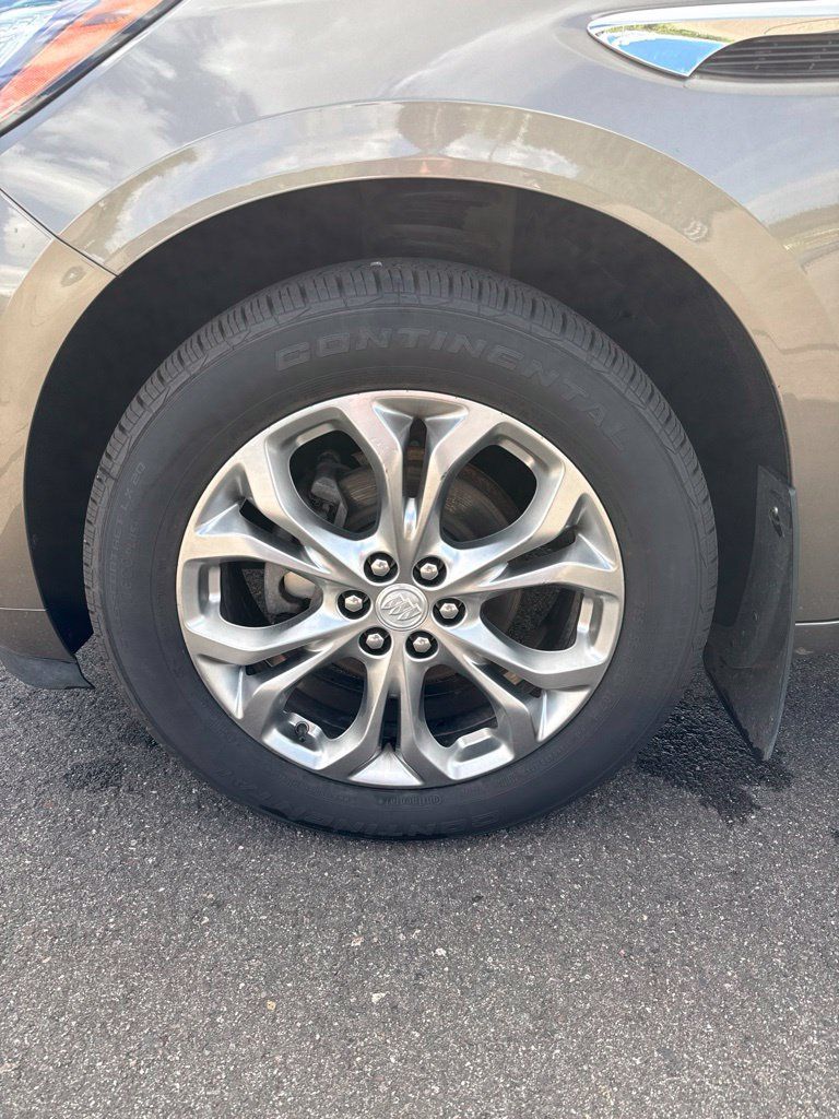 Used 2020 Buick Enclave Avenir w/ Avenir Technology Package AWD/4WD image 30