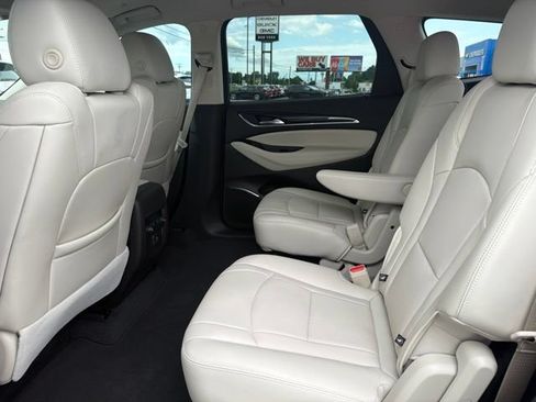 Used 2023 Buick Enclave Essence FWD image 31