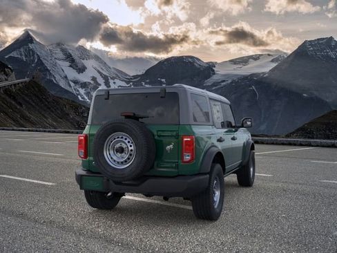 New 2025 Ford Bronco 4-Door AWD/4WD image 8