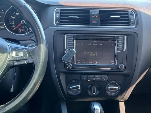 Used 2017 Volkswagen Jetta SE image 27