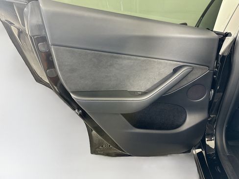 Used 2023 Tesla Model Y Long Range image 25