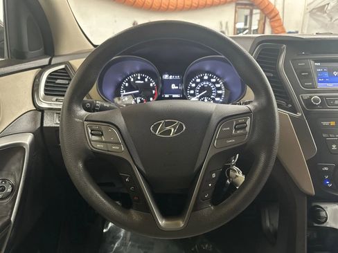 Used 2017 Hyundai Santa Fe Sport image 16