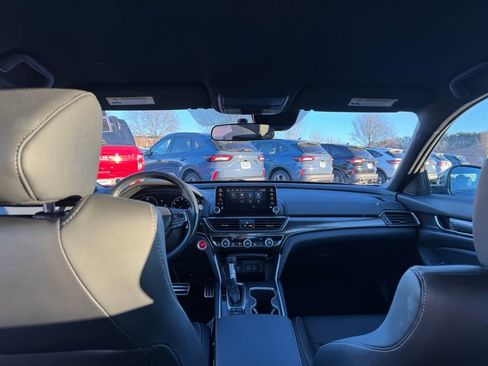 Used 2022 Honda Accord Sport image 14