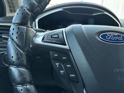 Used 2016 Ford Fusion SE w/ Equipment Group 202A image 16