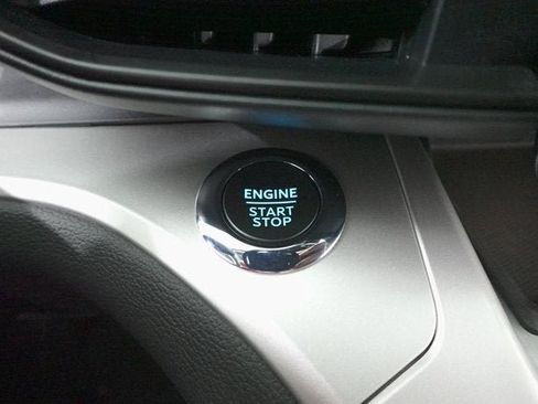 Used 2022 Ford Explorer XLT image 20