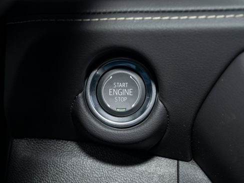 New 2025 Chevrolet Suburban Premier image 27