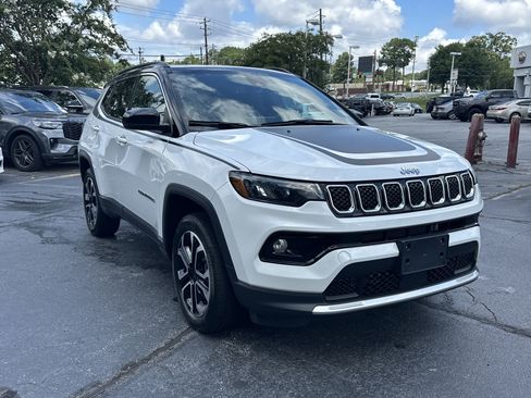 Used 2023 Jeep Compass Limited w/ Sun and Sound Group AWD/4WD image 2