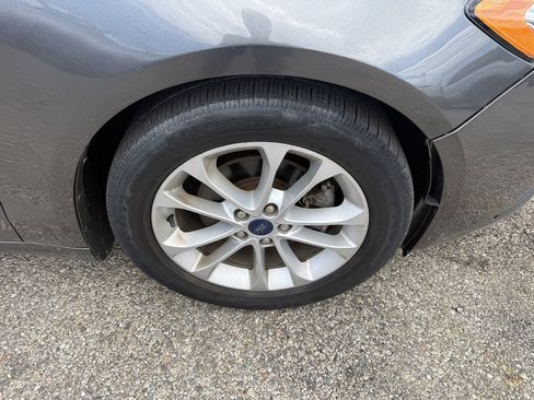 Used 2020 Ford Fusion SE FWD image 7