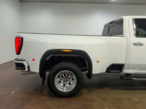 Used 2024 GMC Sierra 3500 Denali w/ Denali Reserve Package image 34