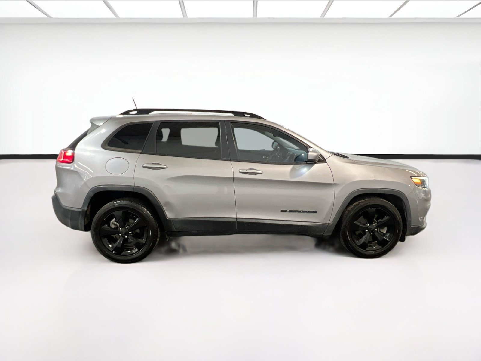 Used 2019 Jeep Cherokee Latitude Plus FWD image 23
