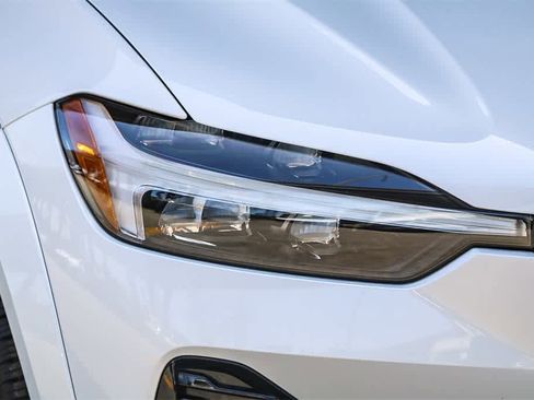 Used 2024 Volvo XC60 B5 Ultimate image 4