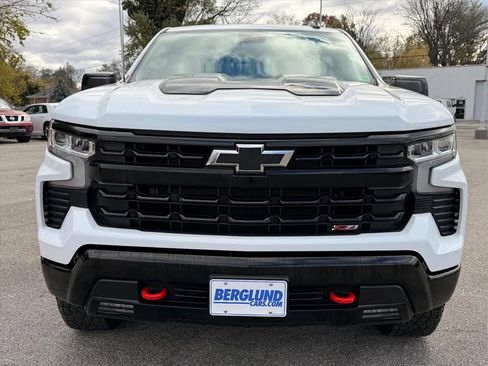Used 2024 Chevrolet Silverado 1500 LT Trail Boss w/ Convenience Package II image 9