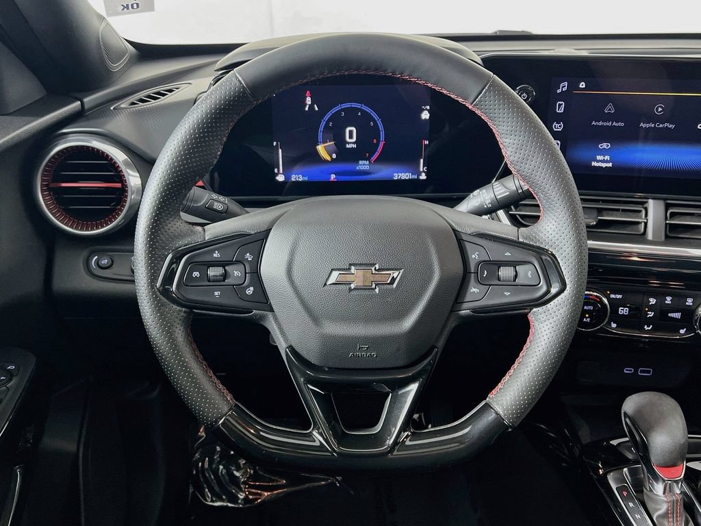 Used 2024 Chevrolet Trax RS w/ Sunroof Package FWD image 11