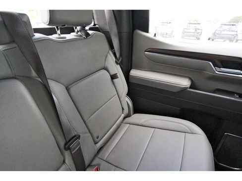Used 2024 GMC Sierra 1500 SLT image 12
