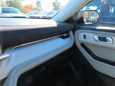 New 2026 Ford Explorer Active image 11