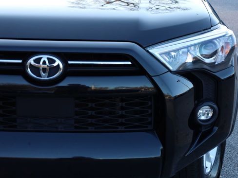 Used 2022 Toyota 4Runner SR5 image 13