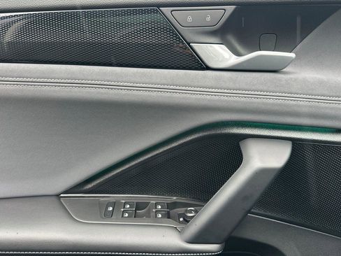 New 2026 Volkswagen Tiguan SE image 10