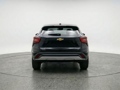 Used 2025 Chevrolet Trax LT FWD image 7