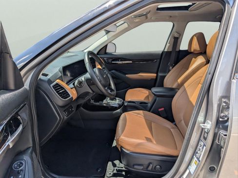 Used 2024 Kia Seltos EX AWD/4WD image 9