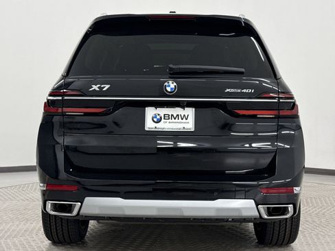 Used 2025 BMW X7 xDrive40i w/ Premium Package image 10