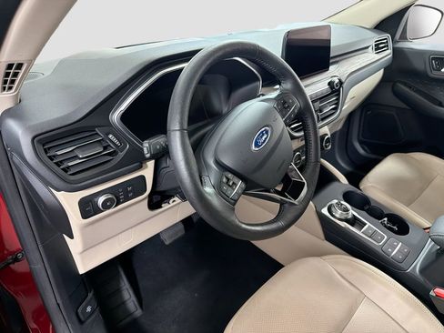 Used 2020 Ford Escape Titanium w/ Titanium Premium Package 2.0 AWD/4WD image 12
