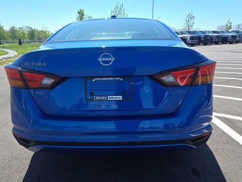 Used 2025 Nissan Altima 2.5 SV FWD image 9