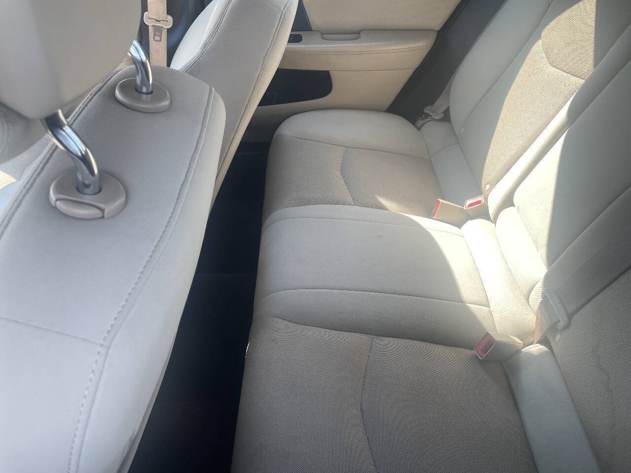 Used 2012 Dodge Avenger SE FWD image 5