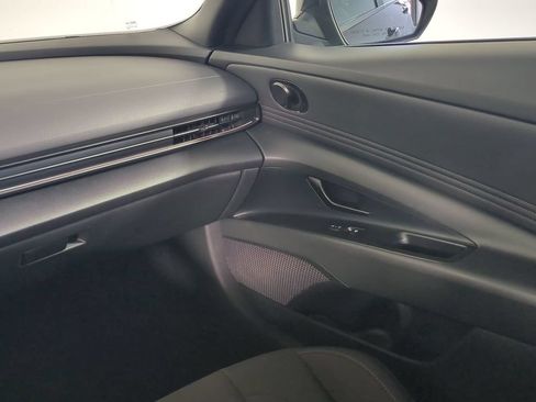 Used 2025 Hyundai Elantra SEL FWD image 18