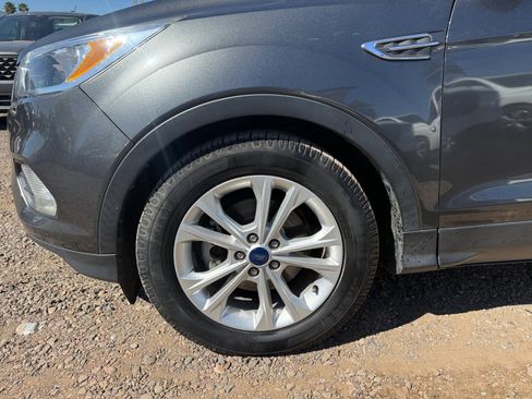 Used 2018 Ford Escape SE w/ SE Sync 3 Package image 10