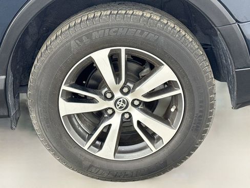 Used 2018 Toyota RAV4 XLE image 42