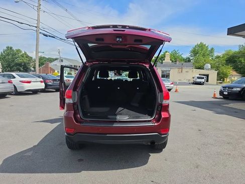 Used 2017 Jeep Grand Cherokee Laredo w/ Quick Order Package 23E AWD/4WD image 17
