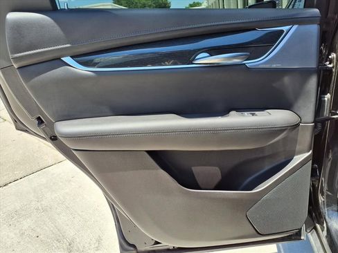 Certified 2024 Cadillac XT5 Premium Luxury FWD image 17