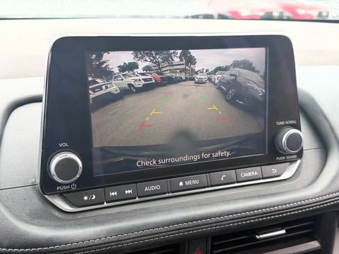 Used 2023 Nissan Rogue S FWD image 23