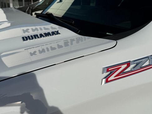 Used 2020 Chevrolet Silverado 1500 LT w/ Texas Edition image 2