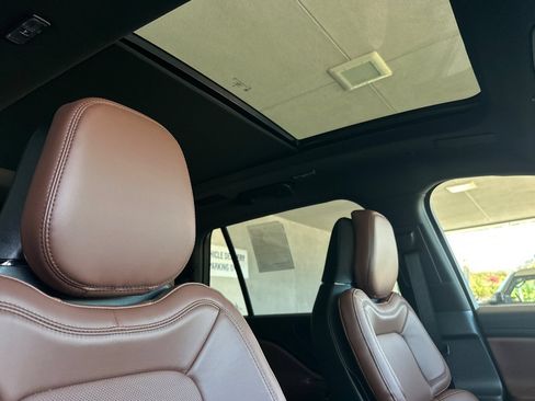 New 2026 Lincoln Aviator Reserve w/ Luxury Package RWD image 17