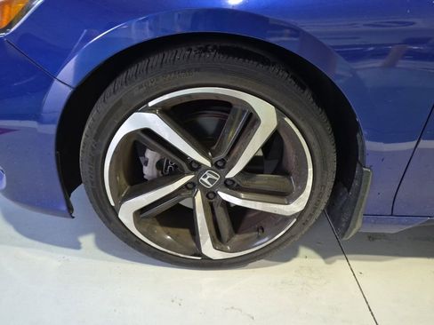 Used 2019 Honda Accord Sport image 4