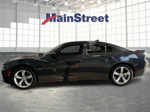 Used 2018 Dodge Charger R/T RWD image 2