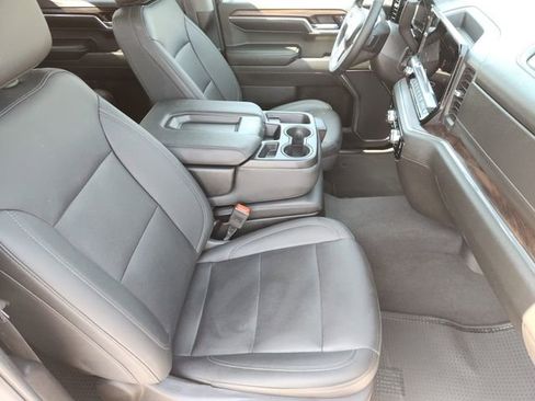 Used 2024 GMC Sierra 1500 SLT image 12