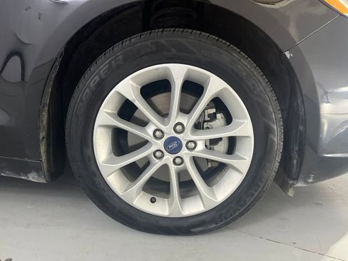 Used 2019 Ford Fusion SE FWD image 17