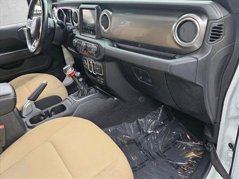Used 2018 Jeep Wrangler Unlimited Sahara AWD/4WD image 22