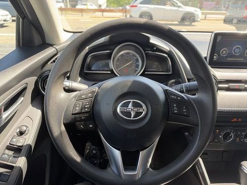 Used 2016 Scion iA FWD image 14