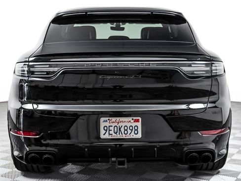 Certified 2023 Porsche Cayenne GTS AWD/4WD image 11