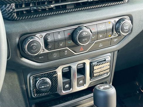 Certified 2024 Jeep Wrangler Sport AWD/4WD image 15