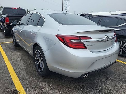 Used 2017 Buick Regal Sport Touring FWD image 2